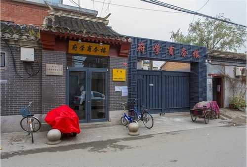 淮南赛雷猴建站方案 vs 传统自建模式，适合不同规模企业的决策路径